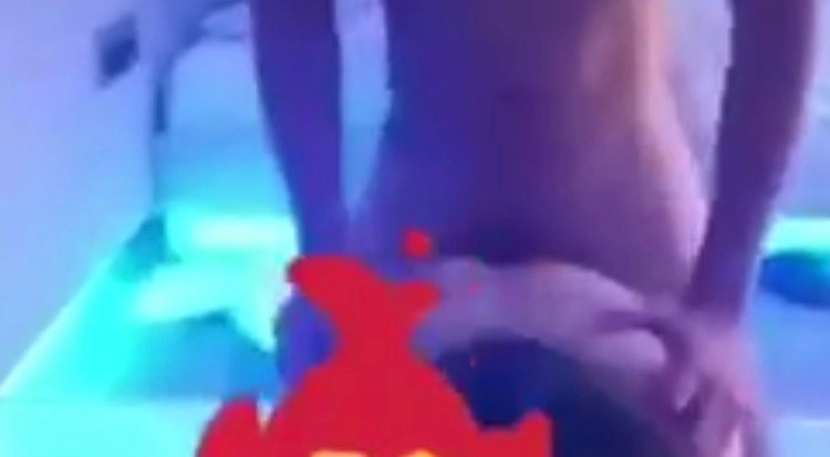 Novinho arregaçou a esposa do corno manso