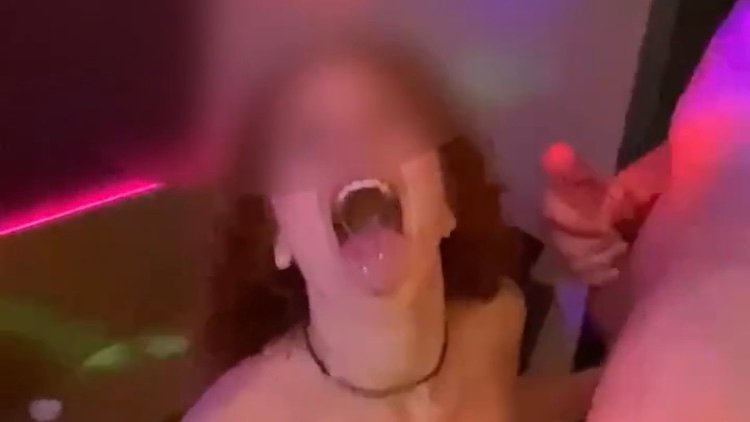 Gozou na boquinha da namorada do corninho manso