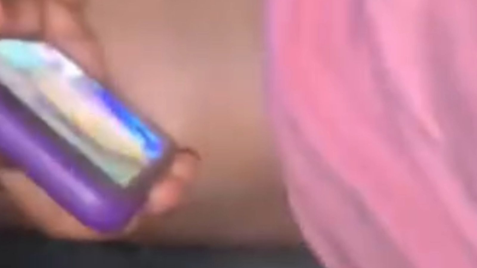 Fazendo transmissão pro corno assistir a esposa mamando o amante