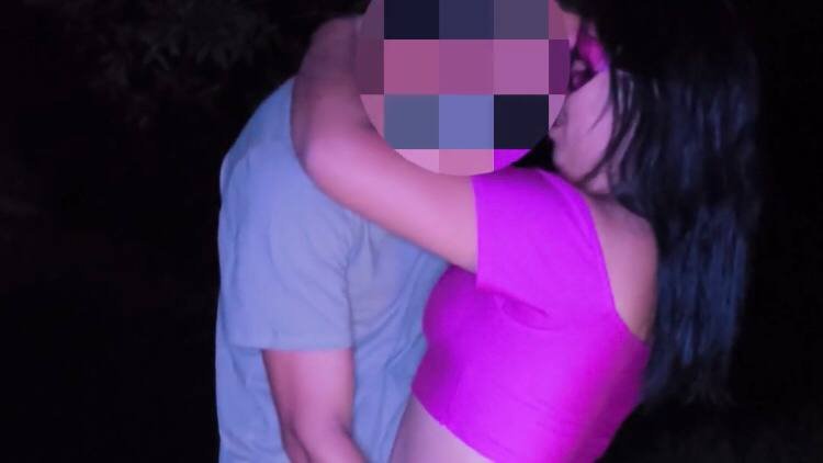 Namorando um Desconhecido na frente do corno mano